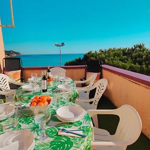 Apartamento con jardín a 11 metros de la playa. CG.